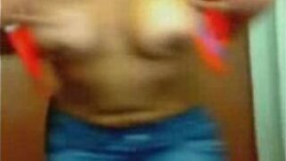 Brunnete Cam Whore Puts on a Sexy Show porn video